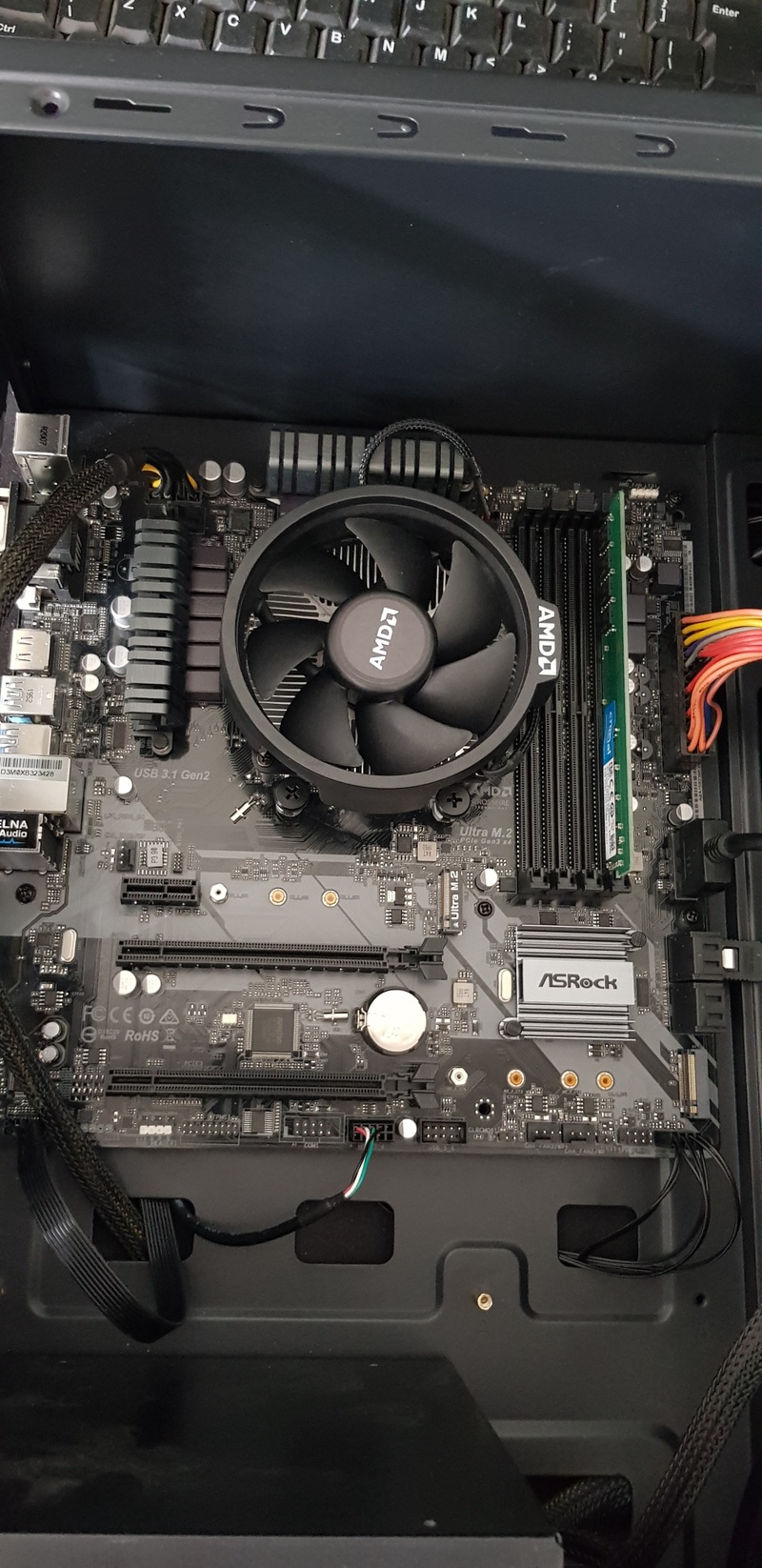 Afbeeldingslocatie: https://tweakers.net/i/dLzKvC_wTYl03CtK47BlKUvbY30=/800x/filters:strip_icc():strip_exif()/f/image/wKxiwxzeZwfeagrpefXzopmB.jpg?f=fotoalbum_large