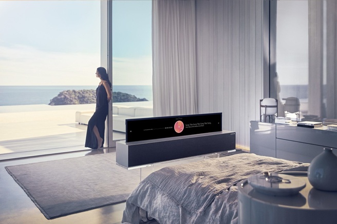 LG Signature OLED TV R