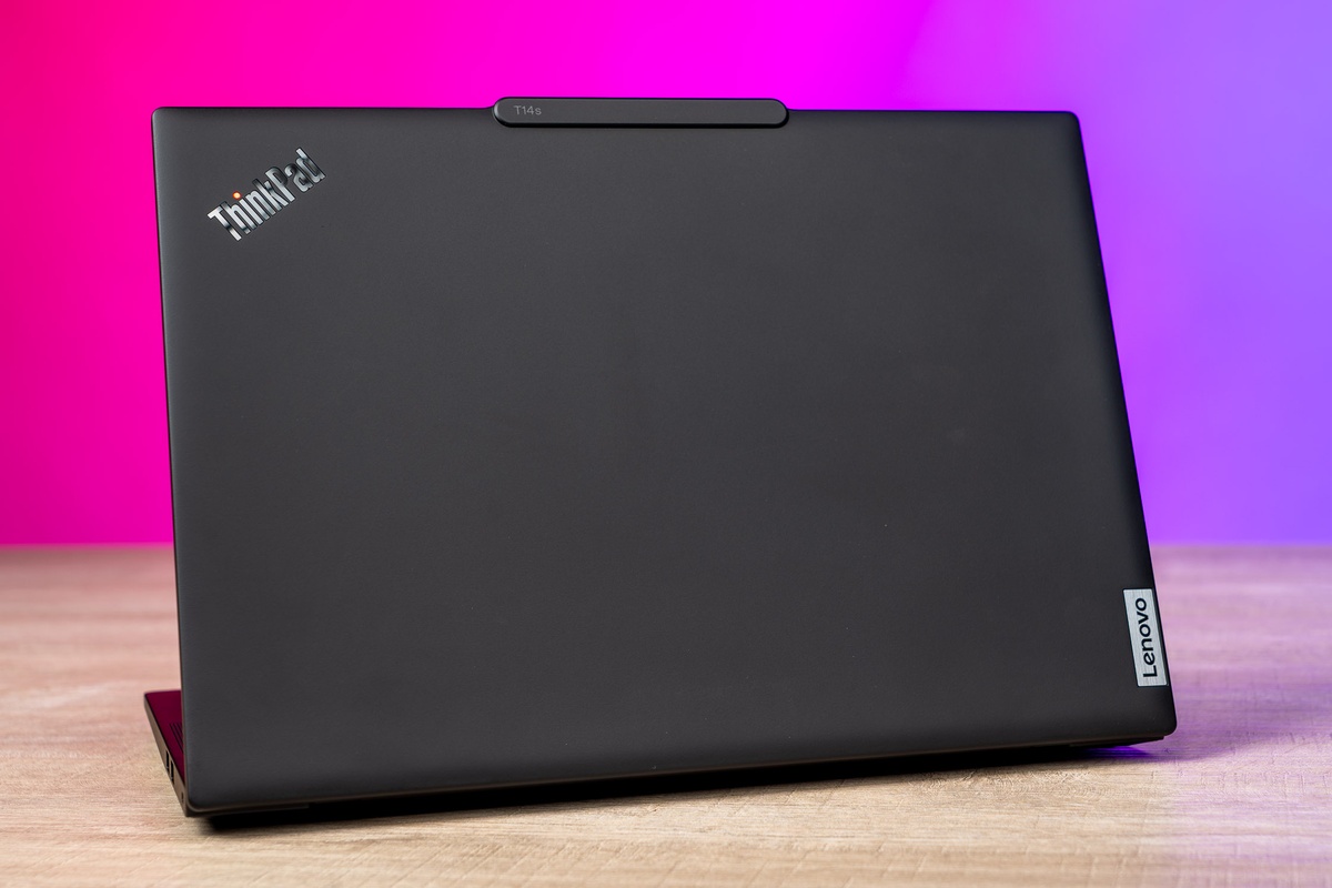 Lenovo T14s Gen 6 Review - Tweakers