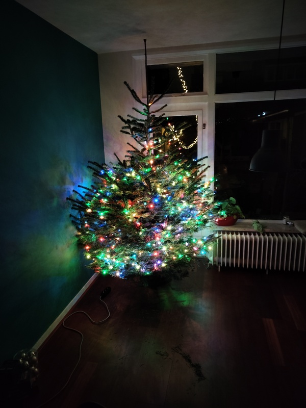 Afbeeldingslocatie: https://tweakers.net/i/dXNdnKDpCfWib8jTrqjS677yUsE=/x800/filters:strip_icc():strip_exif()/f/image/aimAJvXm87u1OW4fgI05hJpU.jpg?f=fotoalbum_large