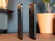 Poco X8 Pro (links) en Pro Max