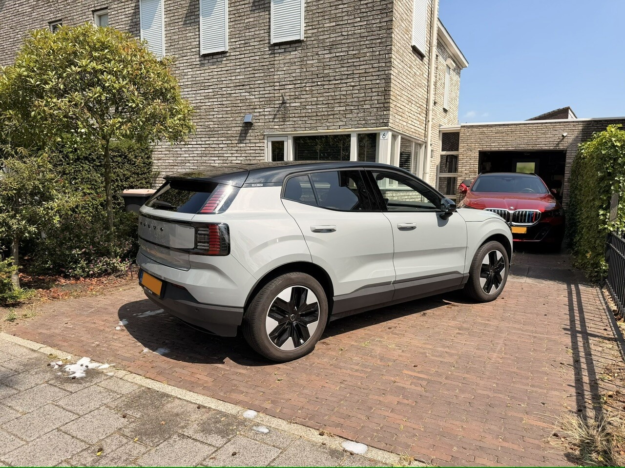 Afbeeldingslocatie: https://tweakers.net/i/dbQiZ8uL9fAqyYTD4mKZ6cZ8r_A=/fit-in/4920x3264/filters:max_bytes(3145728):no_upscale():strip_icc():strip_exif()/f/image/jFAfIjWOEe62AUAIDhsebi25.jpg?f=user_large
