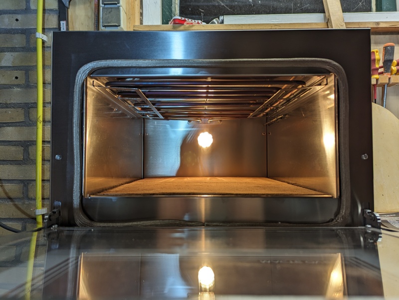 Afbeeldingslocatie: https://tweakers.net/i/dcoQNGbWjrzNbg6WaqU9tb99jhM=/800x/filters:strip_icc():strip_exif()/f/image/b9uUMYNkIQEeYFKX2gM0xU4U.jpg?f=fotoalbum_large