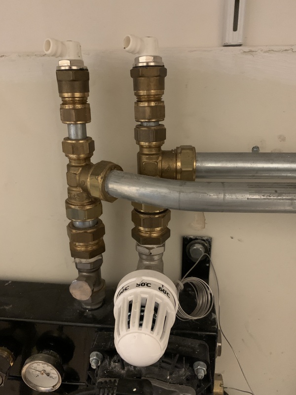 Afbeeldingslocatie: https://tweakers.net/i/deUSA3wkcu5mUnm90mVE109cE2U=/x800/filters:strip_icc():strip_exif()/f/image/flACBjAfNwjirAsviYNTsB4n.jpg?f=fotoalbum_large