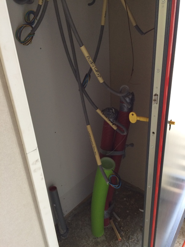 Afbeeldingslocatie: https://tweakers.net/i/dehCsugi_hBIC8v6-I9kMv9ZAj0=/x800/filters:strip_icc():strip_exif()/f/image/MX0K1pMZZsGcGM1P9g198LST.jpg?f=fotoalbum_large