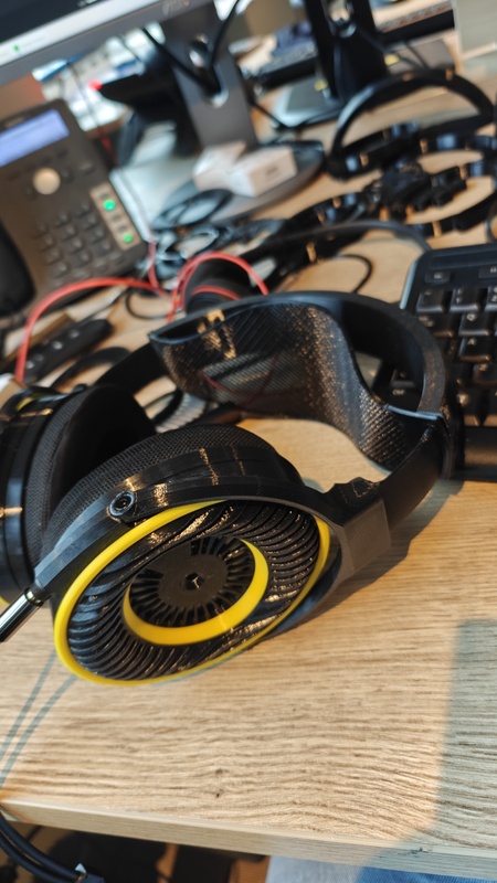 Afbeeldingslocatie: https://tweakers.net/i/djAX194z2_BUAuFQtQZ7aJExV4M=/x800/filters:strip_icc():strip_exif()/f/image/IndEXQnFz8eEq44HQ5Hw8RoA.jpg?f=fotoalbum_large