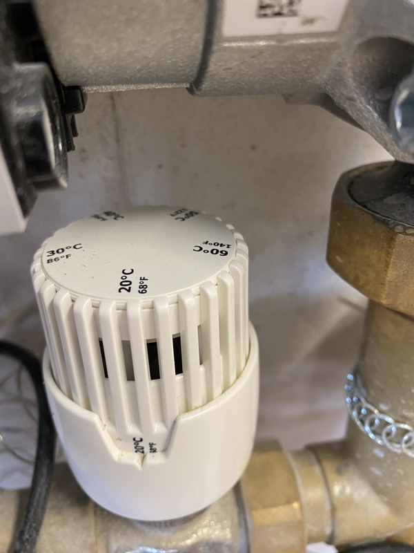 Afbeeldingslocatie: https://tweakers.net/i/dnAn9mNt8s8CSYwIbLXrOIAz-_M=/x800/filters:strip_icc():strip_exif()/f/image/5IYxxiSNyeGSjIua3GyKln7Y.jpg?f=fotoalbum_large