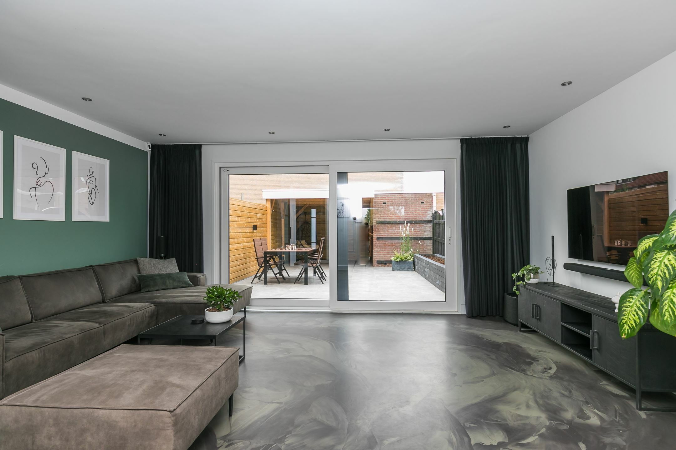 Afbeeldingslocatie: https://tweakers.net/i/dqOEvM1qnIFHhmpGXBOePO1UhGA=/full-fit-in/4920x3264/filters:max_bytes(3145728):no_upscale():strip_icc():fill(white):strip_exif()/f/image/IlG1xcMW4O7lzsI8xKPfTVoQ.jpg?f=user_large