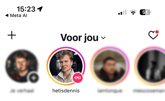 Het Ray-Ban Meta-icoontje verschijnt bij content die je met de bril maakt.