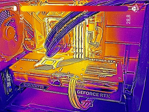 Afbeeldingslocatie: https://tweakers.net/i/dsrXF99ncKROjsef5m8tZk_zurg=/620x/filters:strip_icc():strip_exif()/m/1185898/1U9DTXVs6ItOZ5pMYv8X21eZJMds2IUxg7ygDDzaAzZ4SX0vl6.jpeg?f=620xauto