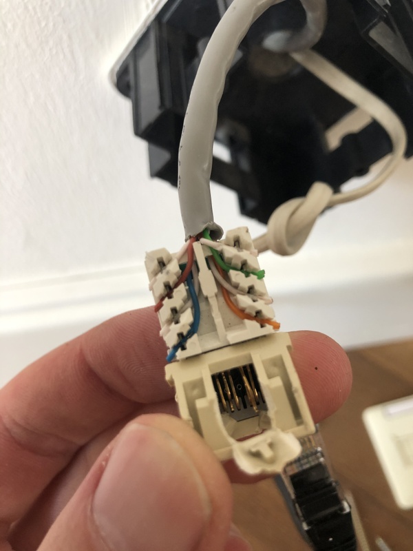 Afbeeldingslocatie: https://tweakers.net/i/dwCfpl1FW1zZySusKrFgdNoJ4Ms=/x800/filters:strip_icc():strip_exif()/f/image/ENHUdzuV2qHkLi3kab1uCmBO.jpg?f=fotoalbum_large