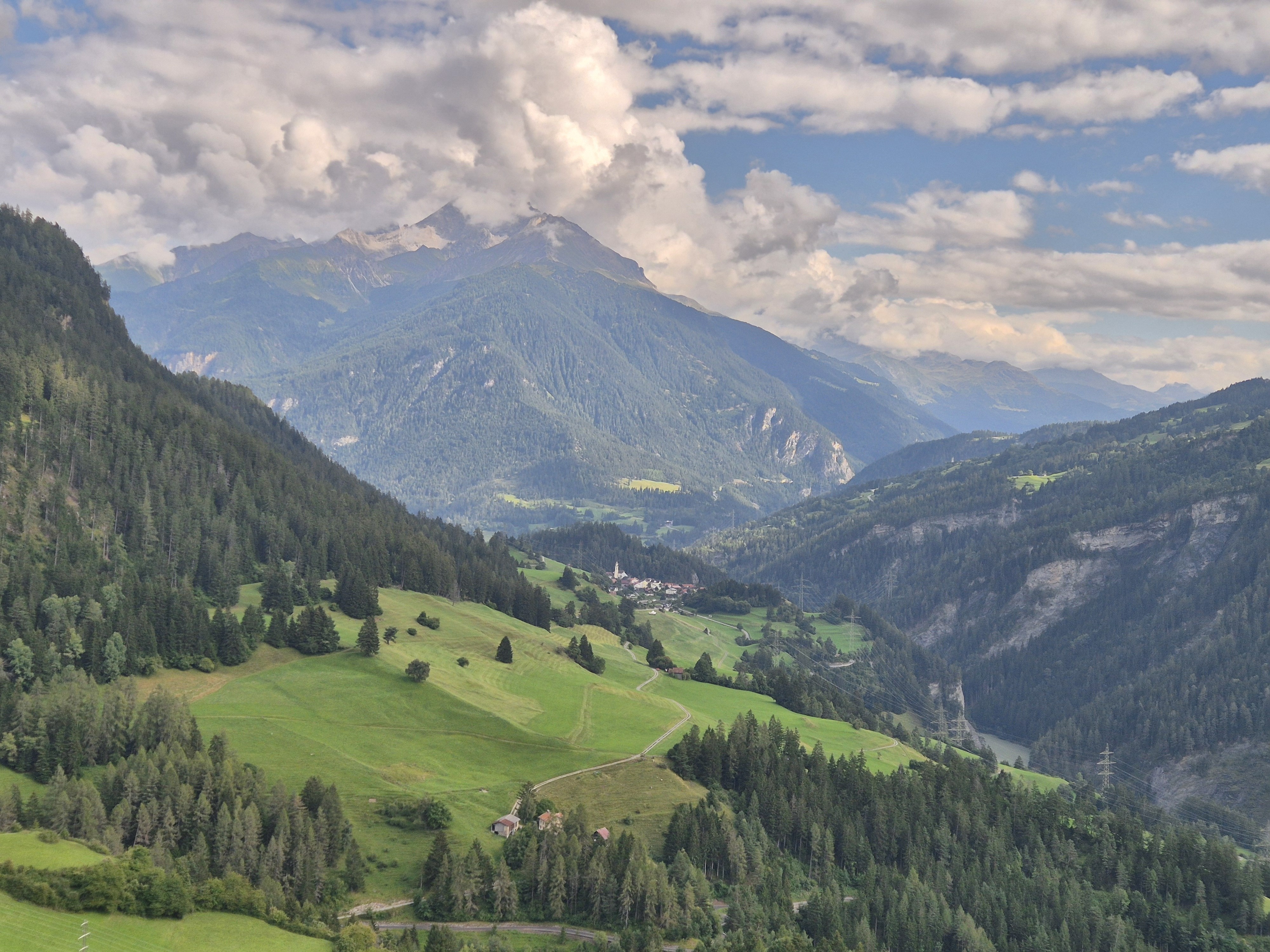 Afbeeldingslocatie: https://tweakers.net/i/dxVpgv16Z_3nsq5Yq2bnjsIZtds=/fit-in/4920x3264/filters:max_bytes(3145728):no_upscale():strip_icc():strip_exif()/f/image/coR0yRkb6663tbjGnZKEeKQe.jpg?f=user_large