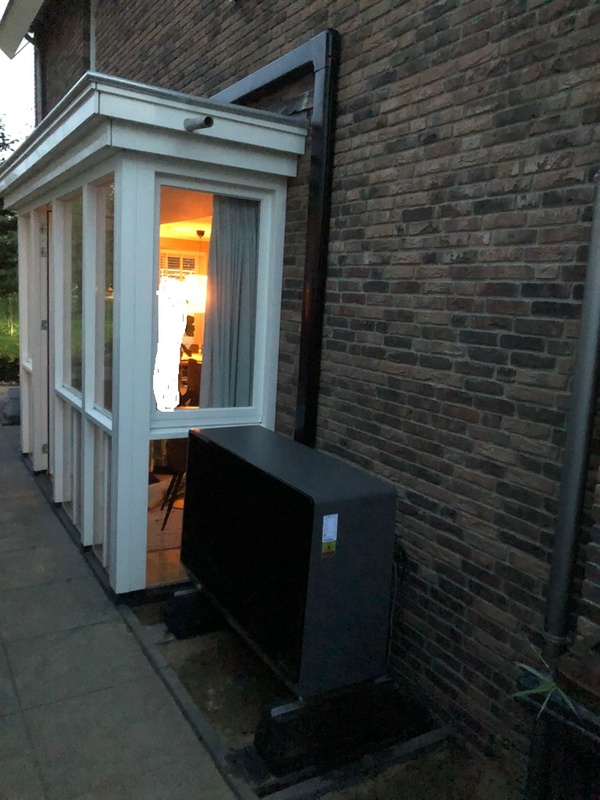 Afbeeldingslocatie: https://tweakers.net/i/e1jvXNKq7hsZYmPyqFrWk6eY3Qw=/x800/filters:strip_icc():strip_exif()/f/image/6QaL1masApOqWVJWTZSq1JQc.jpg?f=fotoalbum_large