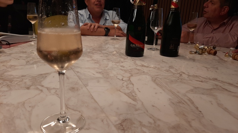 Afbeeldingslocatie: https://tweakers.net/i/e1mX6ug-DD0ZW52ko6OKEGVpsxU=/800x/filters:strip_icc():strip_exif()/f/image/811YQsmaeQ6smf5lm6N1f2yC.jpg?f=fotoalbum_large