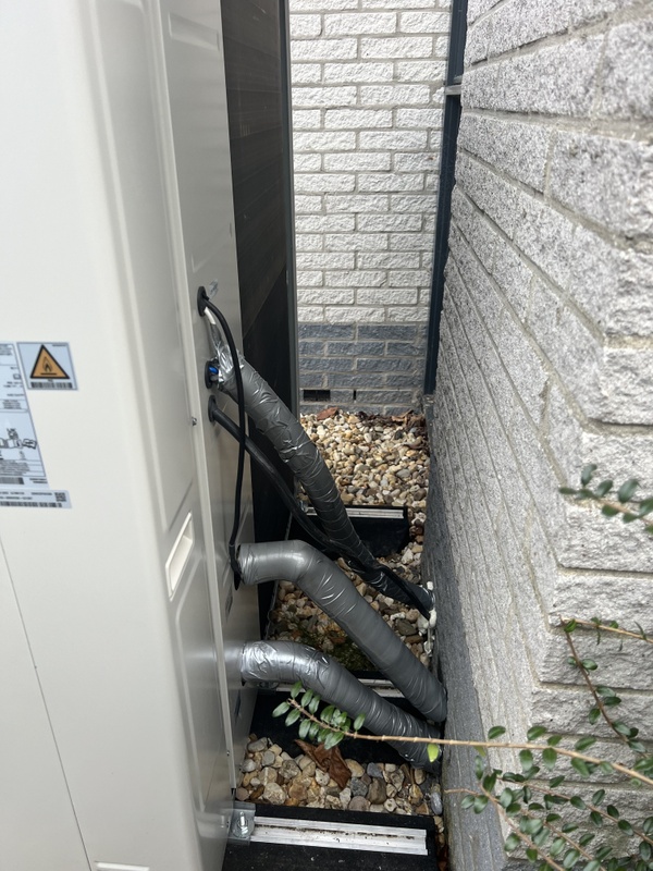 Afbeeldingslocatie: https://tweakers.net/i/e29go54IZYWIVjF251HbSnXwO58=/x800/filters:strip_icc():strip_exif()/f/image/jdYLPQt0e1I6ZywEc6cN9jKE.jpg?f=fotoalbum_large