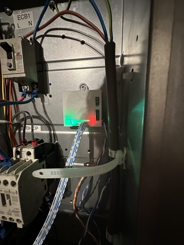 Afbeeldingslocatie: https://tweakers.net/i/e2L-QYpPBK4UWCJlDCKs9iSLcvQ=/x800/filters:strip_icc():strip_exif()/f/image/Vt386uU0NBv6TFxd9rIubGeM.jpg?f=fotoalbum_large