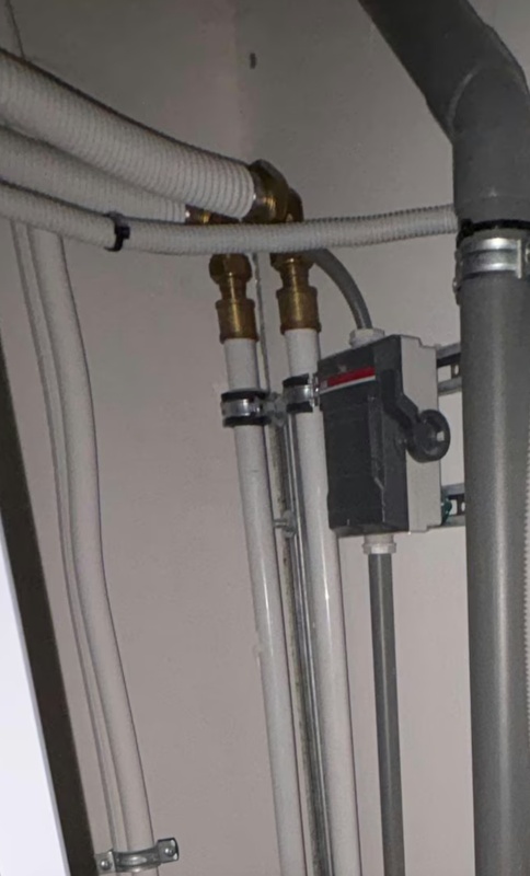 Afbeeldingslocatie: https://tweakers.net/i/e2dRSxDaGCR_KAn_p_C-_hH233Y=/x800/filters:strip_icc():strip_exif()/f/image/HN2Vr0eWT4yWVlqrzh0mavzt.jpg?f=fotoalbum_large