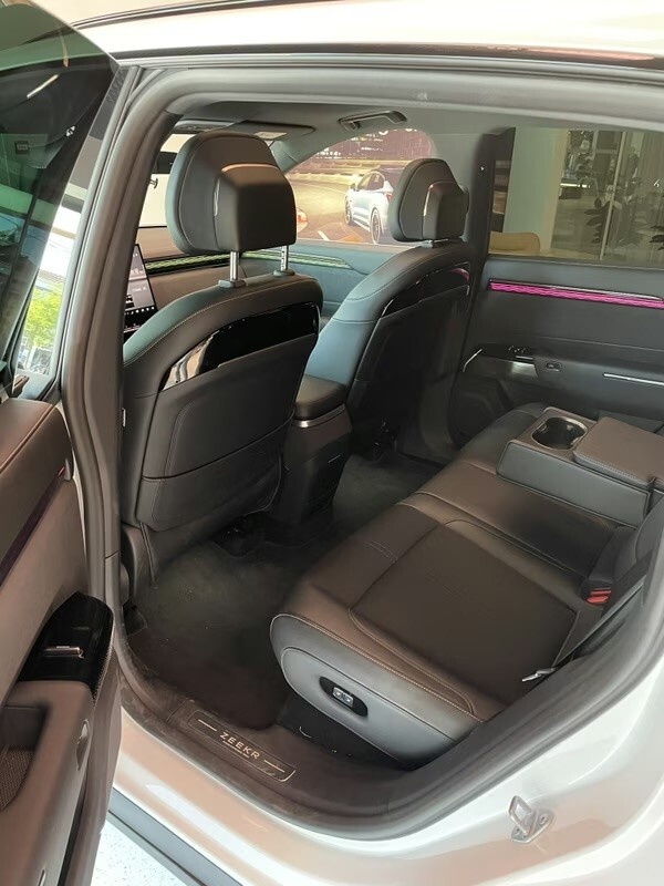 Afbeeldingslocatie: https://tweakers.net/i/e5BjPOssw28HQnPgtYkgtVjDT3M=/fit-in/4920x3264/filters:max_bytes(3145728):no_upscale():strip_icc():strip_exif()/f/image/CurhmVBArPCOckpVgybQJrZ8.jpg?f=user_large