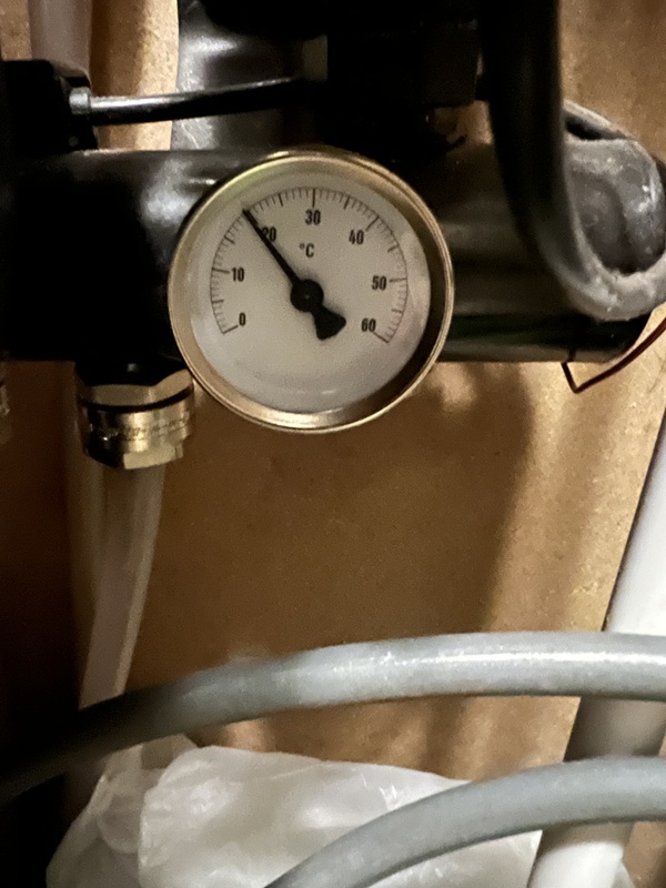 Afbeeldingslocatie: https://tweakers.net/i/eCEGda4qmJqHGl_kzjwIVlxgYYQ=/x800/filters:strip_icc():strip_exif()/f/image/h8qN8WF6xfAX51aRzovRncle.jpg?f=fotoalbum_large