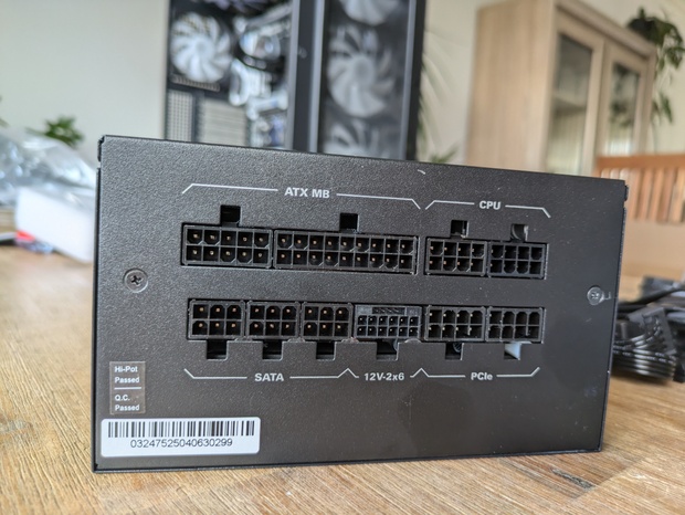 Afbeeldingslocatie: https://tweakers.net/i/eDgOstlp1GgXltRtrC-9sUhyr70=/620x/filters:strip_icc():strip_exif()/m/531258/1SxRDQ8v272dtBNKPKKtdi2rHuASddCDVJxD3mnTZGZs1bpMJO.jpeg?f=620xauto