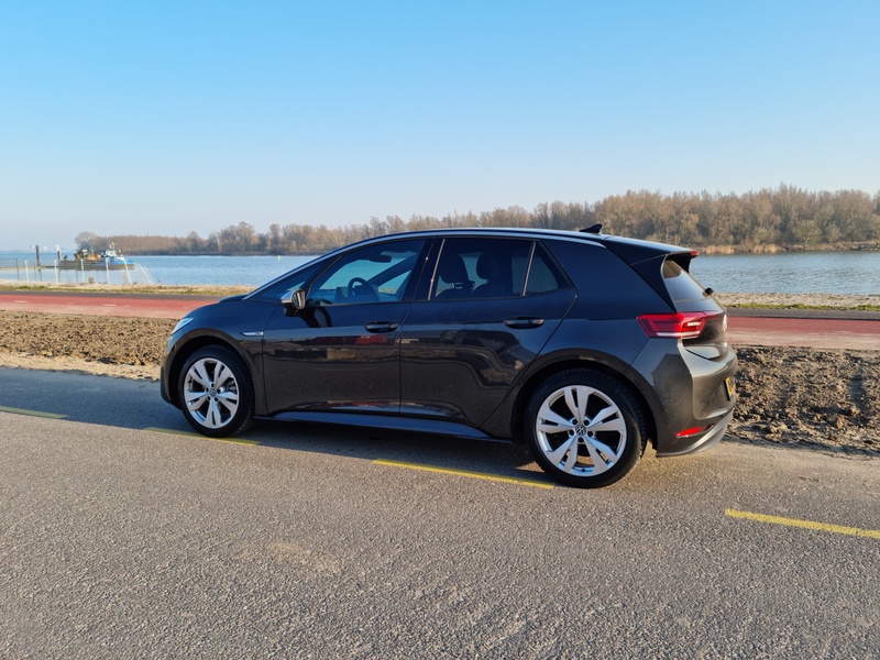 Afbeeldingslocatie: https://tweakers.net/i/eHFX2Xp-sFivKFMdlxc6d6T8b7A=/800x/filters:strip_icc():strip_exif()/f/image/TXOQjyfNhTKVH8Jzebbl7c1G.jpg?f=fotoalbum_large