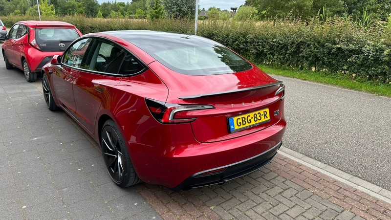 Afbeeldingslocatie: https://tweakers.net/i/eLJ14LvaWgbj6Wn3KuYpuv1P4Lw=/800x/filters:strip_icc():strip_exif()/f/image/FmHA3agp83ToMmrqQlsVFJJB.jpg?f=fotoalbum_large