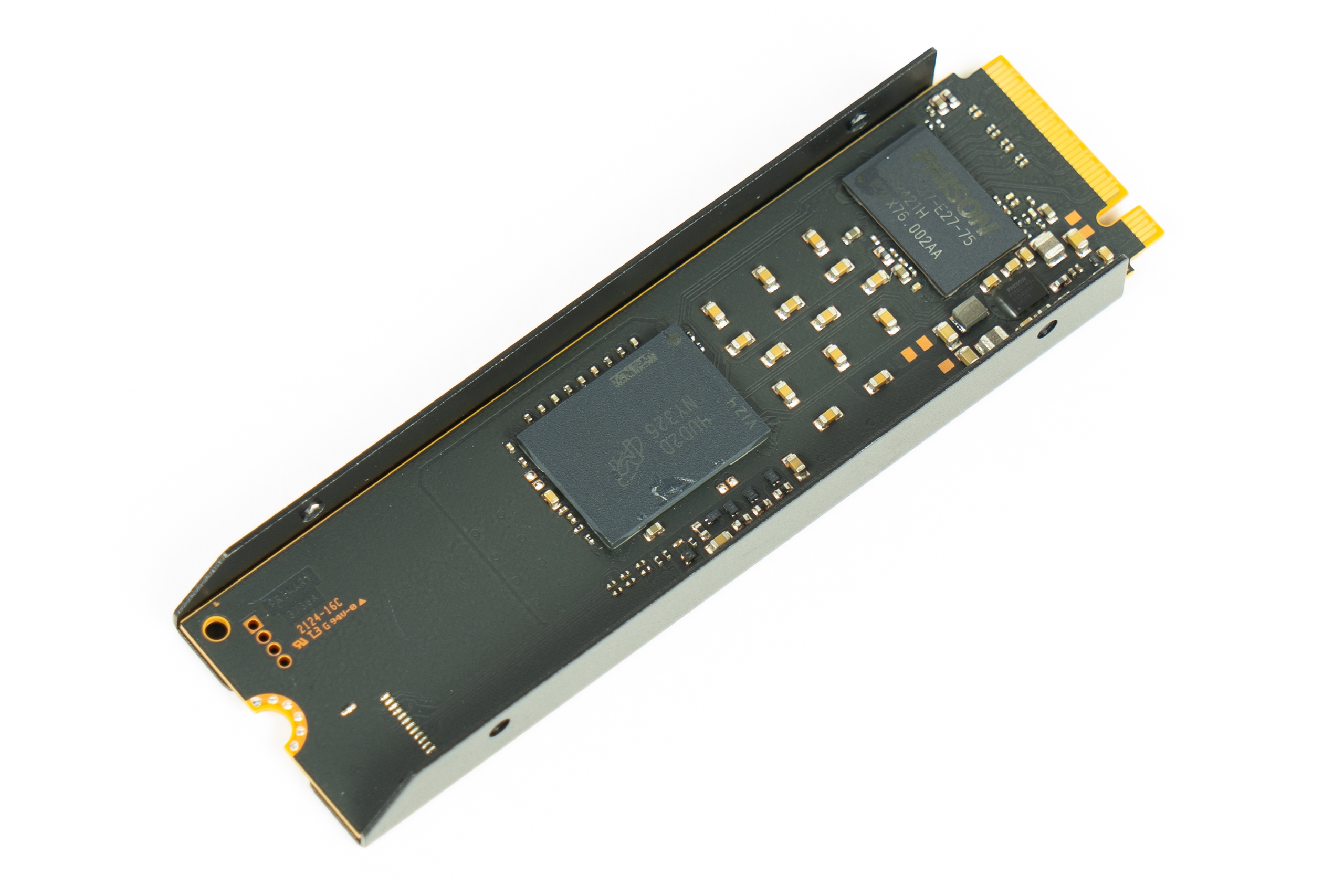 Crucial P310 2TB-ssd Review - Tweakers
