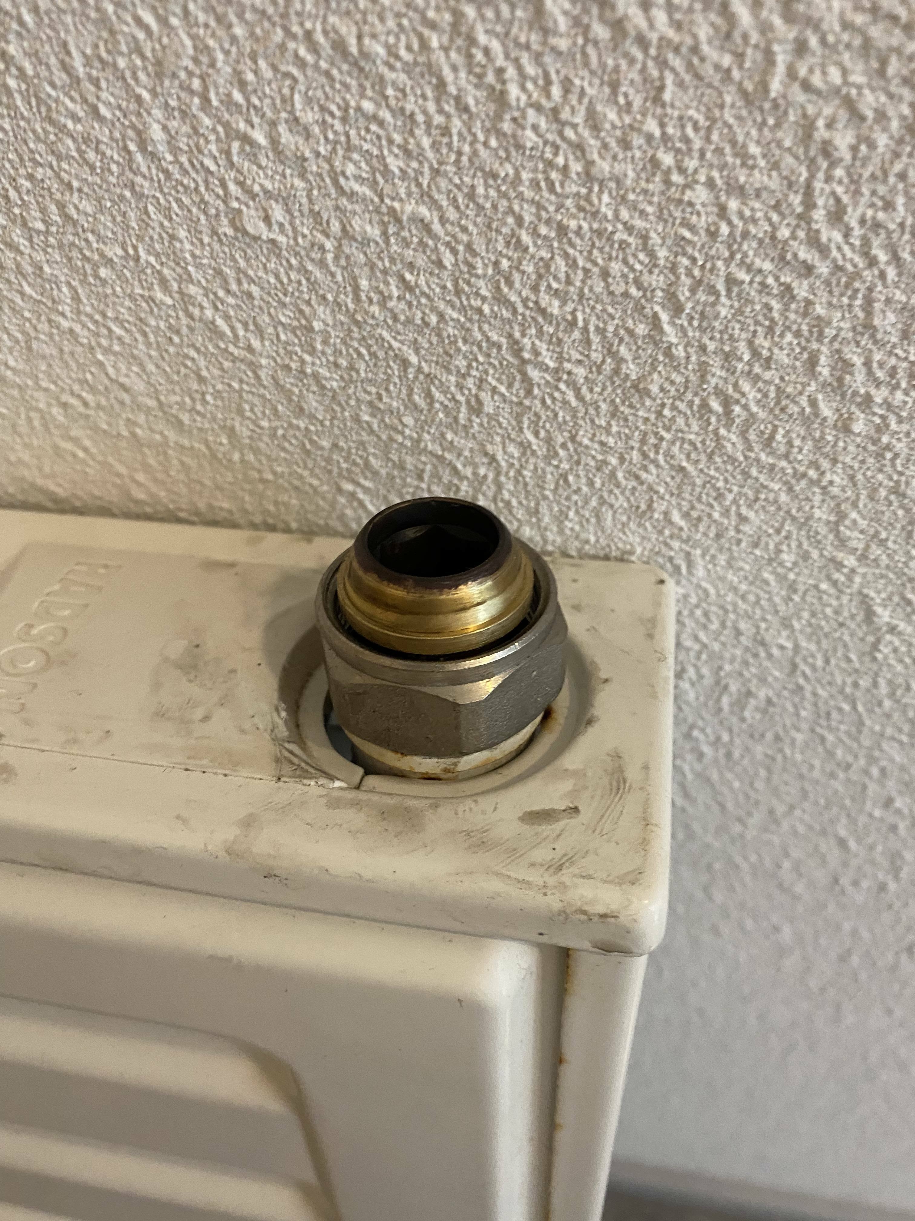 Radiator vervangen andere aansluiting - Bouwen en klussen - GoT