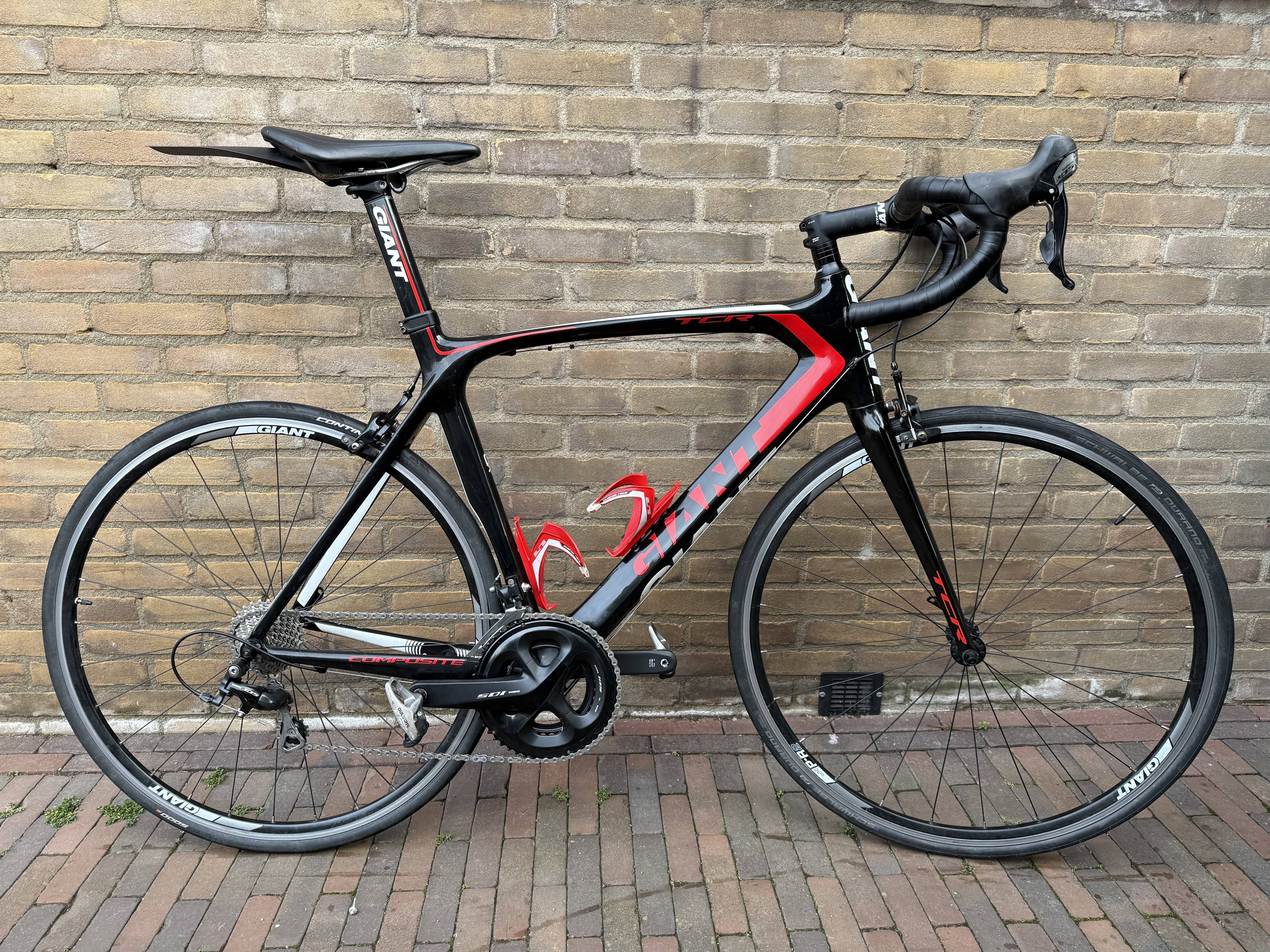 Afbeeldingslocatie: https://tweakers.net/i/eReV3iWxBnWSqCn2FDldQ_t5eq4=/fit-in/4920x3264/filters:max_bytes(3145728):no_upscale():strip_icc():strip_exif()/f/image/YC1jKBrUkvgecBZ1GB7APMZW.jpg?f=user_large