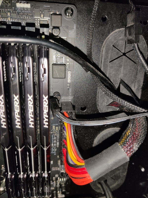 Afbeeldingslocatie: https://tweakers.net/i/eX8jsIht2UhlKGnn_WKY1lw_d0Y=/x800/filters:strip_icc():strip_exif()/f/image/5U2bcxarUMz5MVtugYRg2RPp.jpg?f=fotoalbum_large