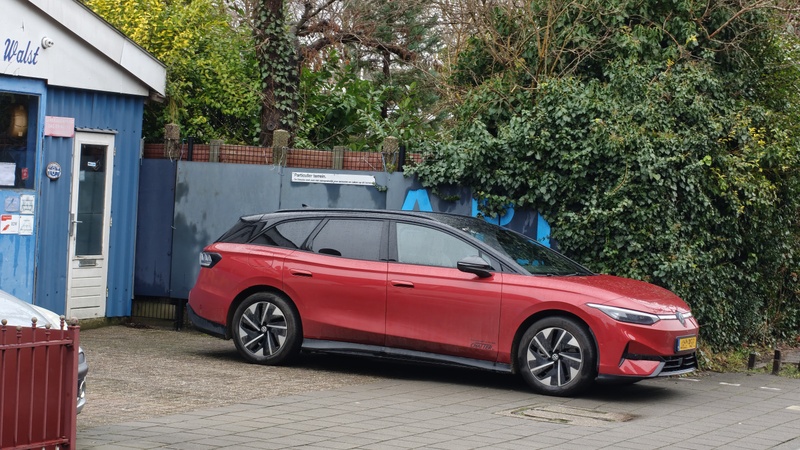 Afbeeldingslocatie: https://tweakers.net/i/eZplFaF4-iIh9v09Jnz52ZxujVI=/800x/filters:strip_icc():strip_exif()/f/image/5HqdxT2YHWPorNXp4XoJju67.jpg?f=fotoalbum_large