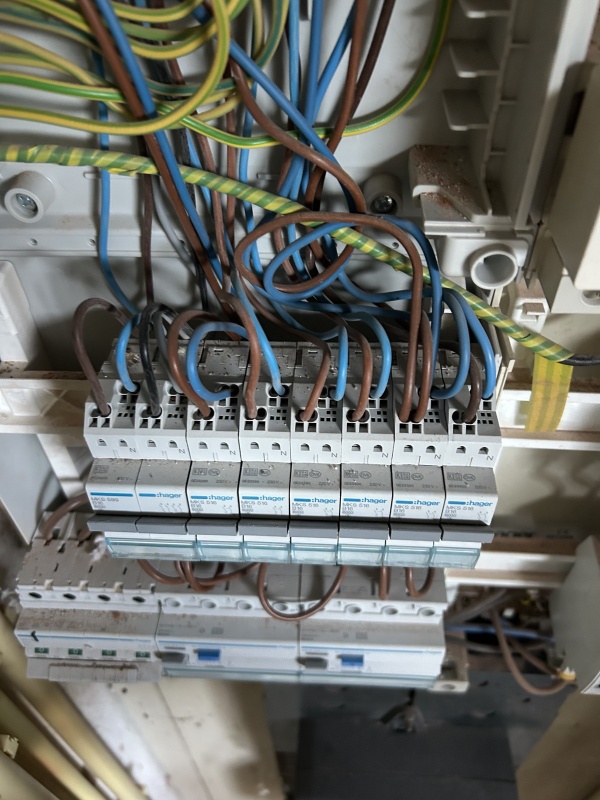 Afbeeldingslocatie: https://tweakers.net/i/ef5HFxdyilbXYtcQ5EkUwzwUil0=/x800/filters:strip_icc():strip_exif()/f/image/z35HlRY60nIQKllh900kcdHT.jpg?f=fotoalbum_large