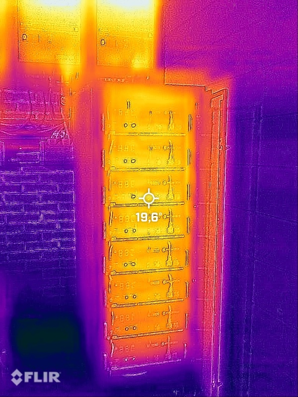 Afbeeldingslocatie: https://tweakers.net/i/efXURsuGP6kXrOjFFErJK3hGPSs=/x800/filters:strip_icc():strip_exif()/f/image/ZUv7G4fTiSSSkc7PGALKFWbH.jpg?f=fotoalbum_large