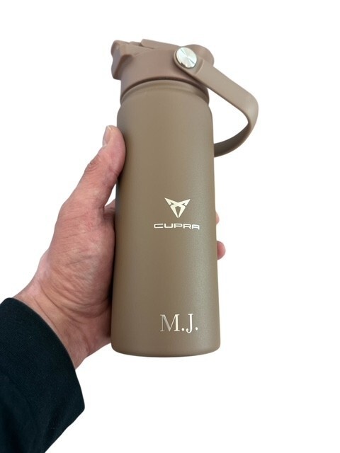 Afbeeldingslocatie: https://tweakers.net/i/eihv3z90wvhEblHaLD8PuW5ETkc=/fit-in/4920x3264/filters:max_bytes(3145728):no_upscale():strip_icc():strip_exif()/f/image/MuJXG1cKDELWdjki0DtqopqP.jpg?f=user_large