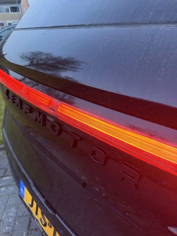 Afbeeldingslocatie: https://tweakers.net/i/em6jSN7jO5u1y632akD76HYdQaY=/x800/filters:strip_icc():strip_exif()/f/image/0PgdEYbgXzBnGvv1BBwMZrLP.jpg?f=fotoalbum_large