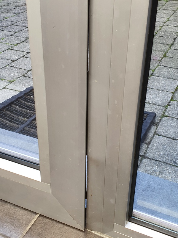 Afbeeldingslocatie: https://tweakers.net/i/eoFo2aWGvzmP6hmsSYTKSwCSSnU=/x800/filters:strip_icc():strip_exif()/f/image/hMnanesKz9YFSvyULgc9WIh8.jpg?f=fotoalbum_large