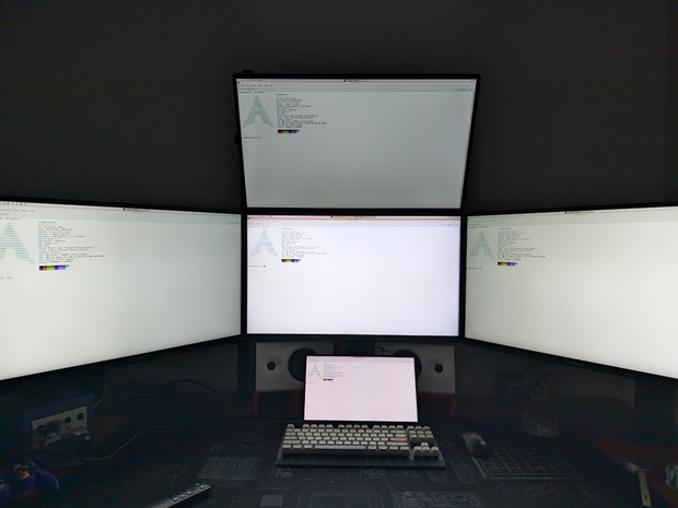 Afbeeldingslocatie: https://tweakers.net/i/eu-2aNN1r0TKa28HJ9yr0t0J3eU=/620x/filters:strip_icc():strip_exif()/m/358083/1USSo09SOeCeoKq231EDceVN5vhhIzd4bDapsXy218co85a63H.jpeg?f=620xauto