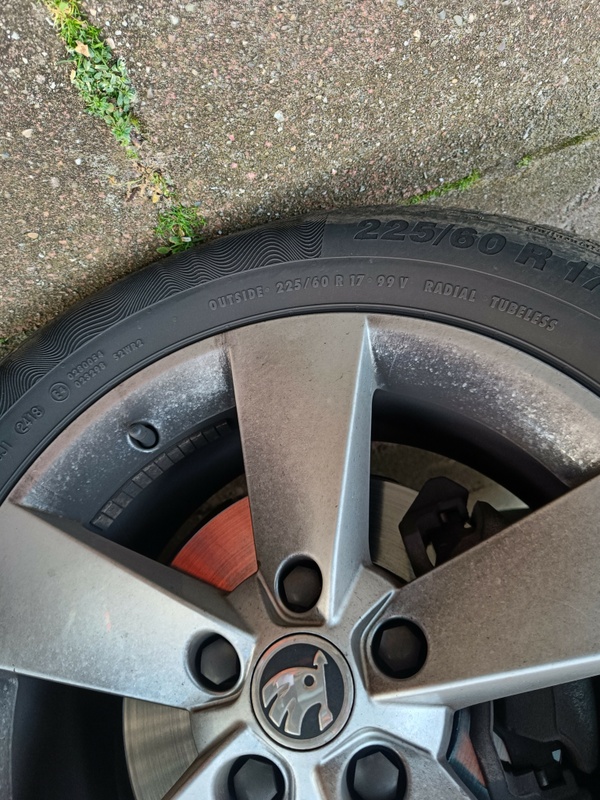Afbeeldingslocatie: https://tweakers.net/i/ewzQZZtew1M4XsHpwe8s1ZTbmFs=/x800/filters:strip_icc():strip_exif()/f/image/TL2DkZwDK4OE5ArQwoFXWGyq.jpg?f=fotoalbum_large