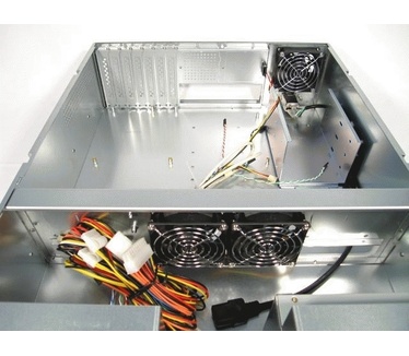 Chieftec UNC-310L-B (3U, E-ATX, 550W, Zwart)