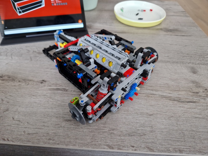 Afbeeldingslocatie: https://tweakers.net/i/f98reMPlEeeDIm-eaoYZQskFqrs=/800x/filters:strip_icc():strip_exif()/f/image/RCWGymXmErO1BtYYlFPiniKu.jpg?f=fotoalbum_large