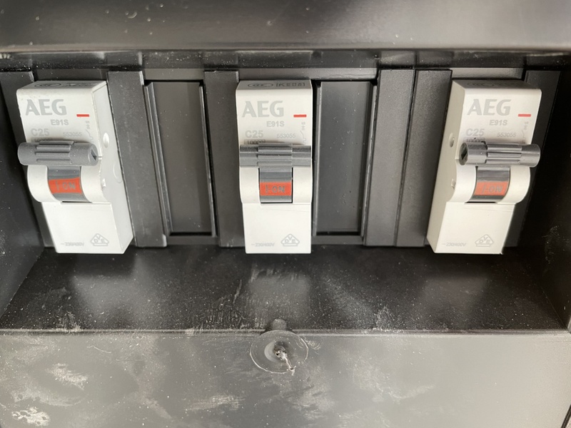 Afbeeldingslocatie: https://tweakers.net/i/fC-qQ1VsO8IabcyRLGlexxgFKXc=/800x/filters:strip_icc():strip_exif()/f/image/FQ5vAhlOw2OvMhRWCv1aDg5m.jpg?f=fotoalbum_large