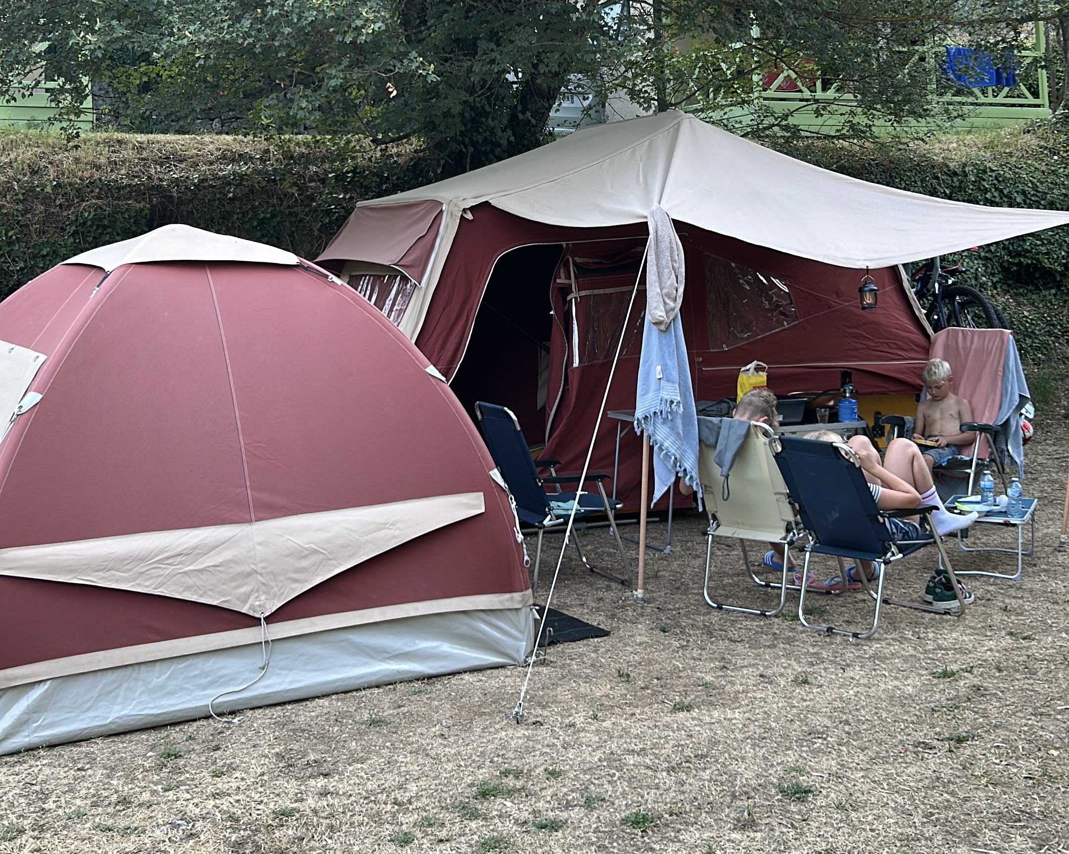 Afbeeldingslocatie: https://tweakers.net/i/fDKRbXm7Fy1ypemSVmhdoenNFJQ=/fit-in/4920x3264/filters:max_bytes(3145728):no_upscale():strip_icc():strip_exif()/f/image/7NijpzujkLTciP7CjaW2JzIR.jpg?f=user_large