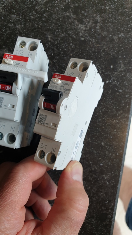 Afbeeldingslocatie: https://tweakers.net/i/fIH0ECmwPJnpfnkYrRyVKg5pFps=/x800/filters:strip_icc():strip_exif()/f/image/JfgKEnw0Xv96oiJWx3yvoAU0.jpg?f=fotoalbum_large