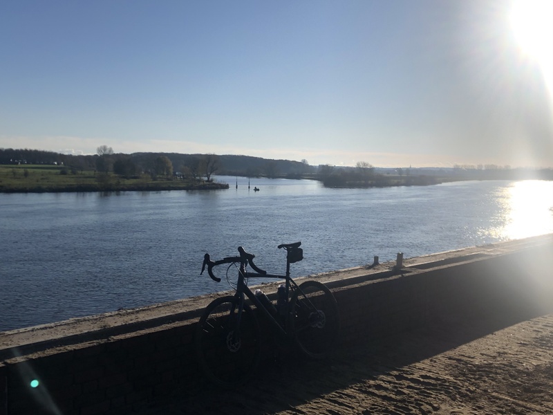 Afbeeldingslocatie: https://tweakers.net/i/fKyt6dPxlGBwaPjVPHoID1aOXIk=/800x/filters:strip_icc():strip_exif()/f/image/mZFnBf9XyY5z8dFvP14TcDde.jpg?f=fotoalbum_large