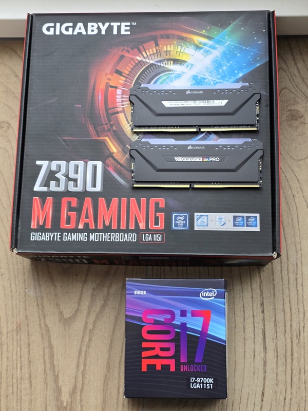 UPGRADE SET - Intel Core i7-9700K 3.6GHz - Gigabyte Z390 M GAMING
