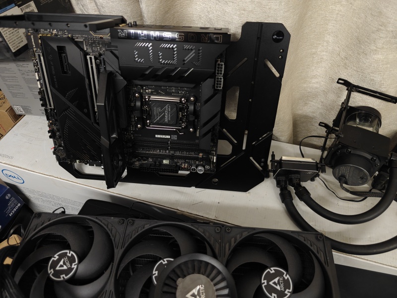 Afbeeldingslocatie: https://tweakers.net/i/fSpY8ARghv8H8IJnu1yJfUHZTcQ=/800x/filters:strip_icc():strip_exif()/f/image/GfRoA8Eo4Kf4PyN9HaNiIn4E.jpg?f=fotoalbum_large