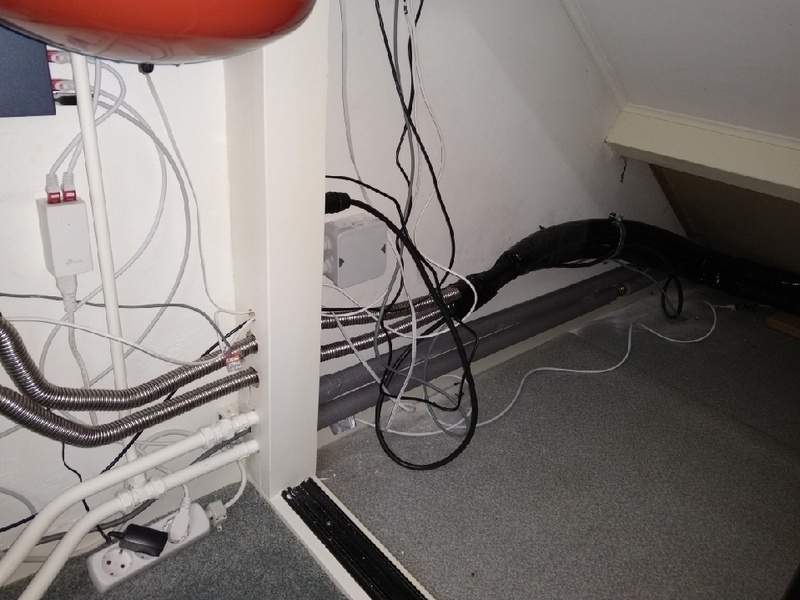 Afbeeldingslocatie: https://tweakers.net/i/fVyNAVDadz51HB4TUu75kgAb5jc=/800x/filters:strip_icc():strip_exif()/f/image/YuKhZwe7Khh0GS84RJtWKKaw.jpg?f=fotoalbum_large