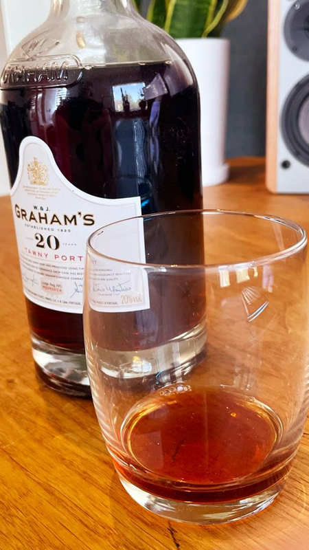 Afbeeldingslocatie: https://tweakers.net/i/fWQYFS8Sv5ii58wsVeYK336iRWE=/x800/filters:strip_exif()/f/image/cLkJPtVmmY1fb8vNM3sypE4L.png?f=fotoalbum_large