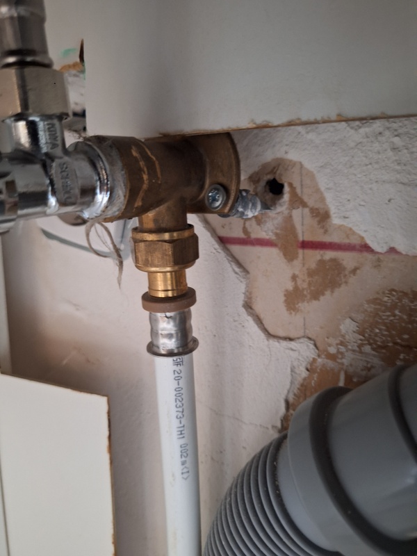 Afbeeldingslocatie: https://tweakers.net/i/fZ3D-VCqSb1qKOKcGr7I71D83oY=/x800/filters:strip_icc():strip_exif()/f/image/RRR0D86LeRVC3CBesFmtP02w.jpg?f=fotoalbum_large