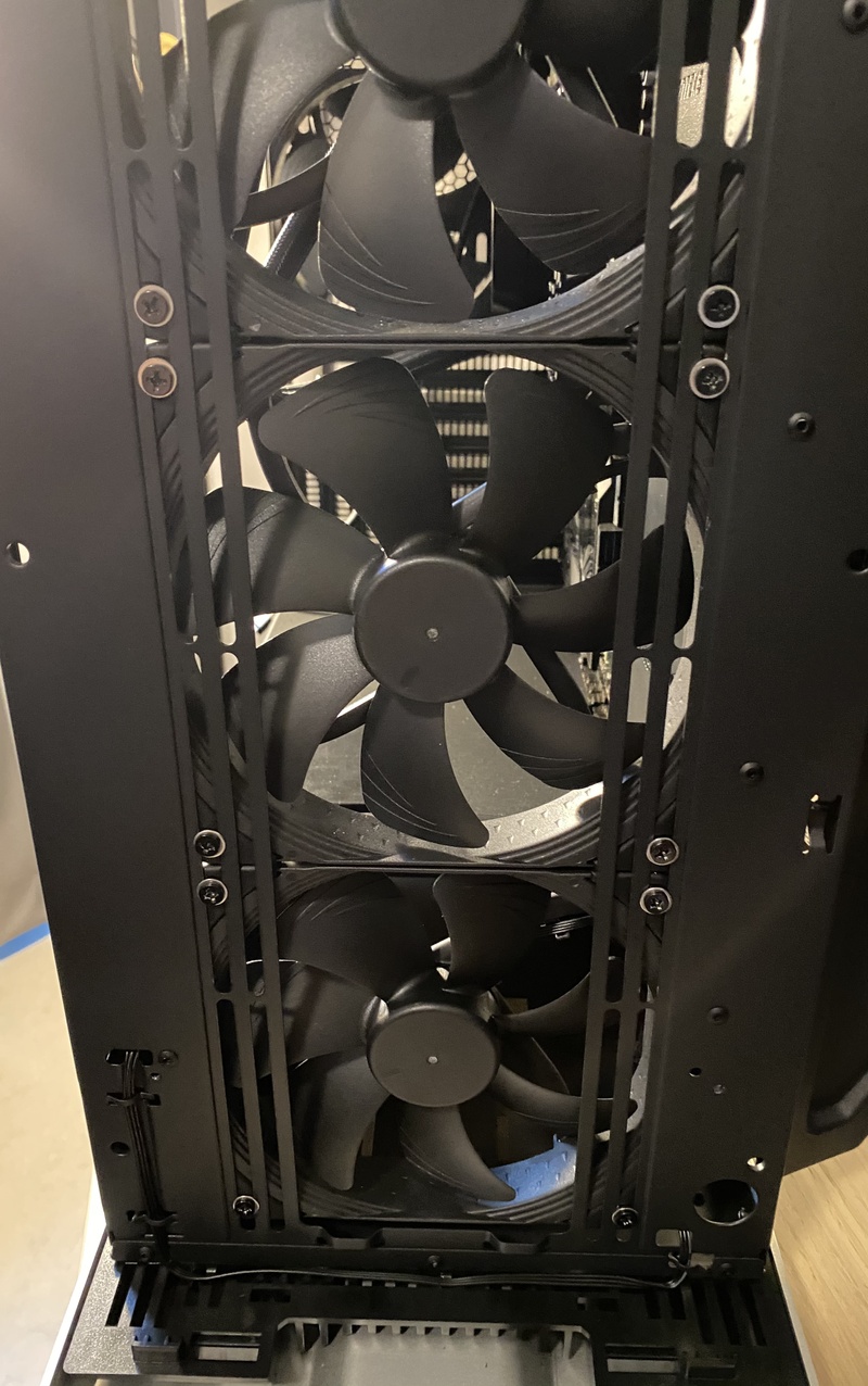 Afbeeldingslocatie: https://tweakers.net/i/fhmm_vTalpNn1CKkC8Zjr0uWkVE=/800x/filters:strip_icc():strip_exif()/f/image/eYzLEJY05jy4Fi2sU5k5SzcL.jpg?f=fotoalbum_large